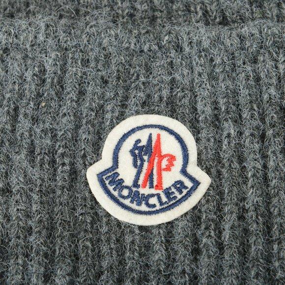 Moncler Unisex Gray 100% Wool Knitted Beanie Hat One Size - Picture 3 of 5